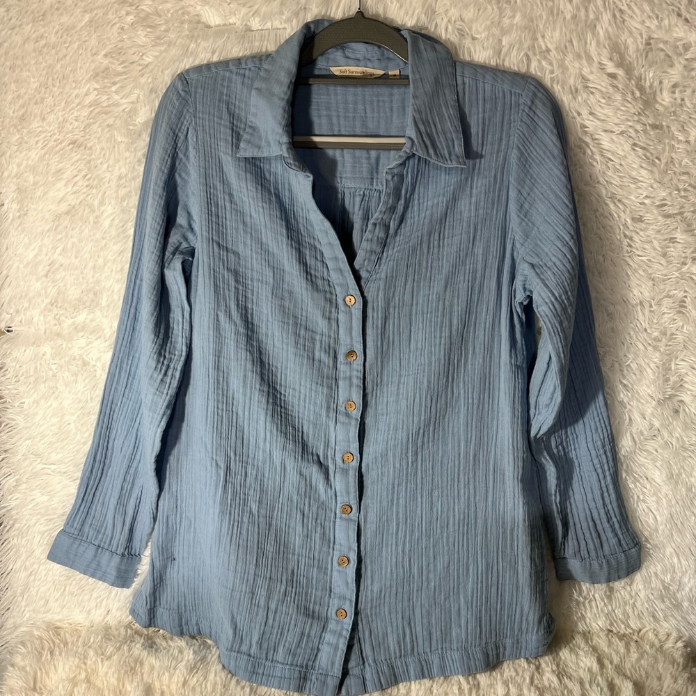 Soft Surroundings Light Blue Knit Blouse M Button Front Wood Buttons